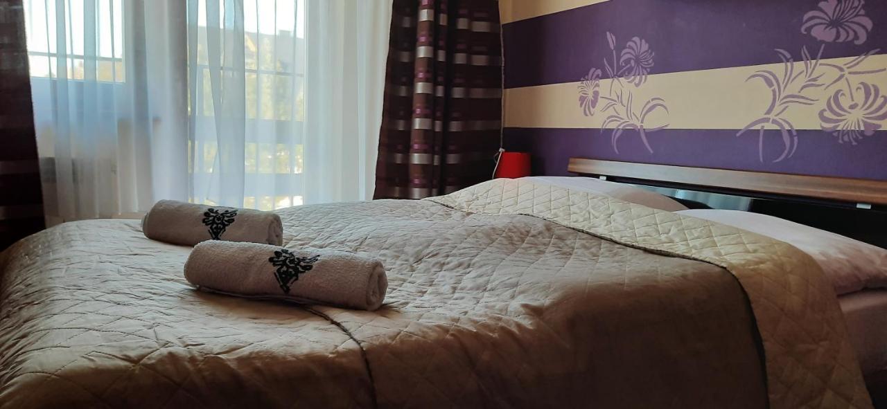 Pod Tatrami Bed & Breakfast Bukowina Tatrzanska Bagian luar foto