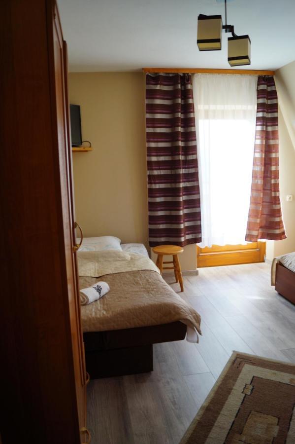 Pod Tatrami Bed & Breakfast Bukowina Tatrzanska Bagian luar foto