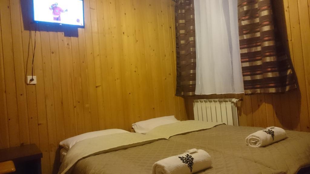 Pod Tatrami Bed & Breakfast Bukowina Tatrzanska Ruang foto